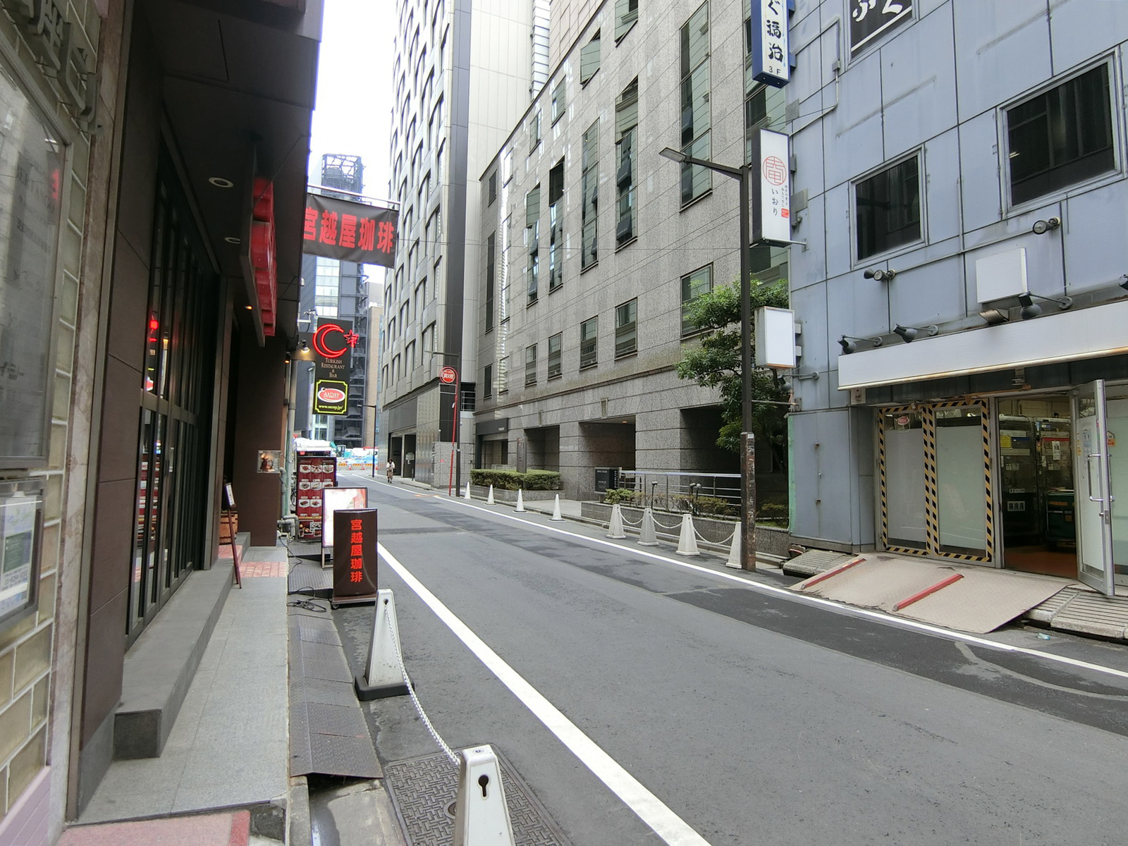 第一銀座ビル前面の通り