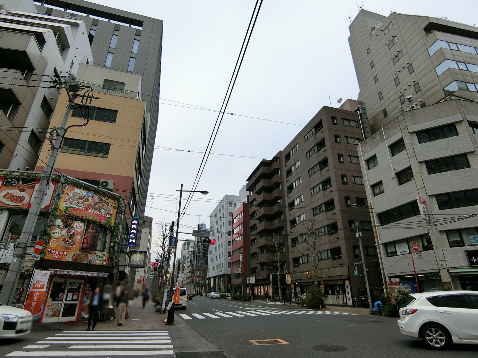 第一錦水ビル前面の水道橋西通り