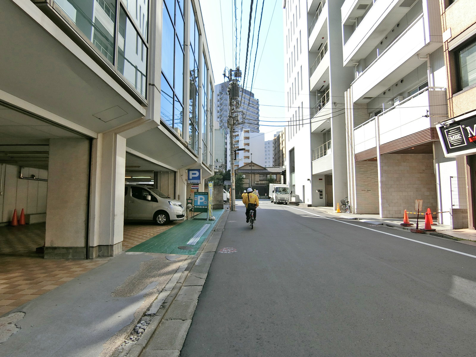 今井ビル前面の通り