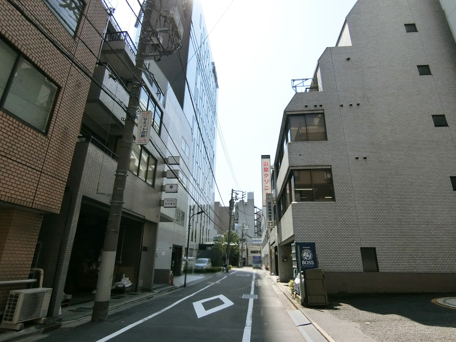 木内ビル前面の通り