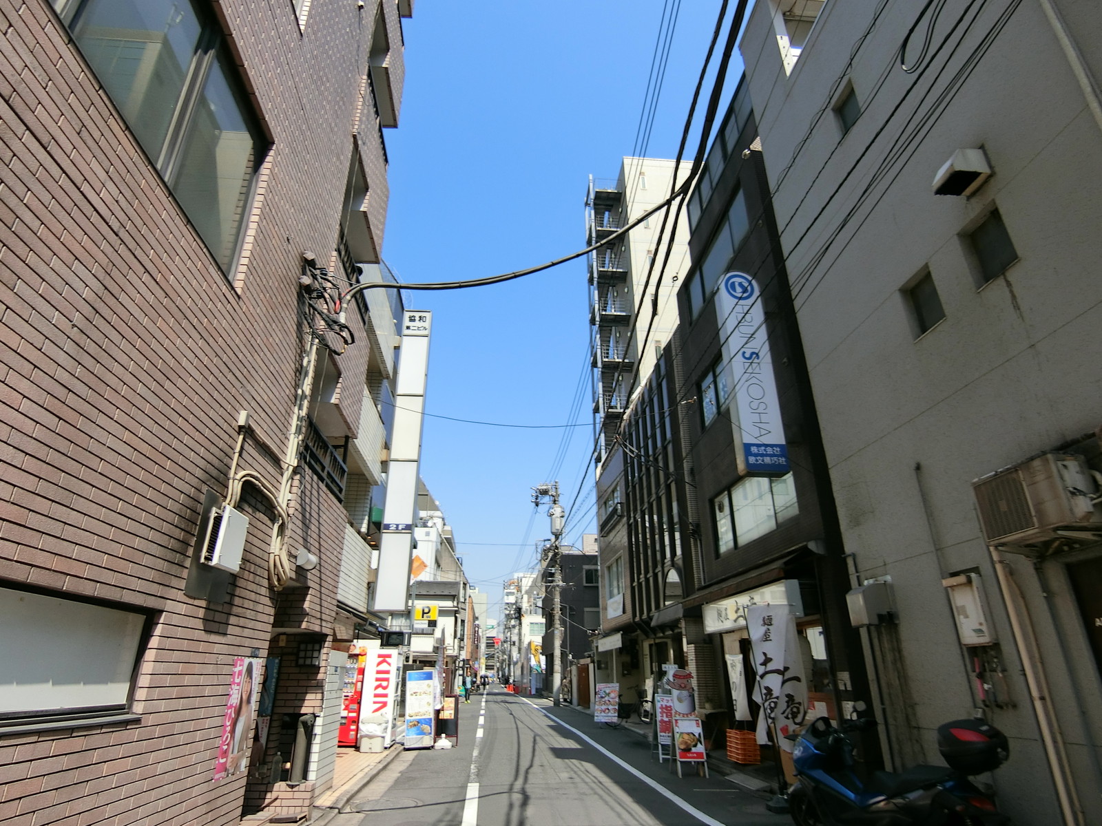 ベジタビル前面の通り