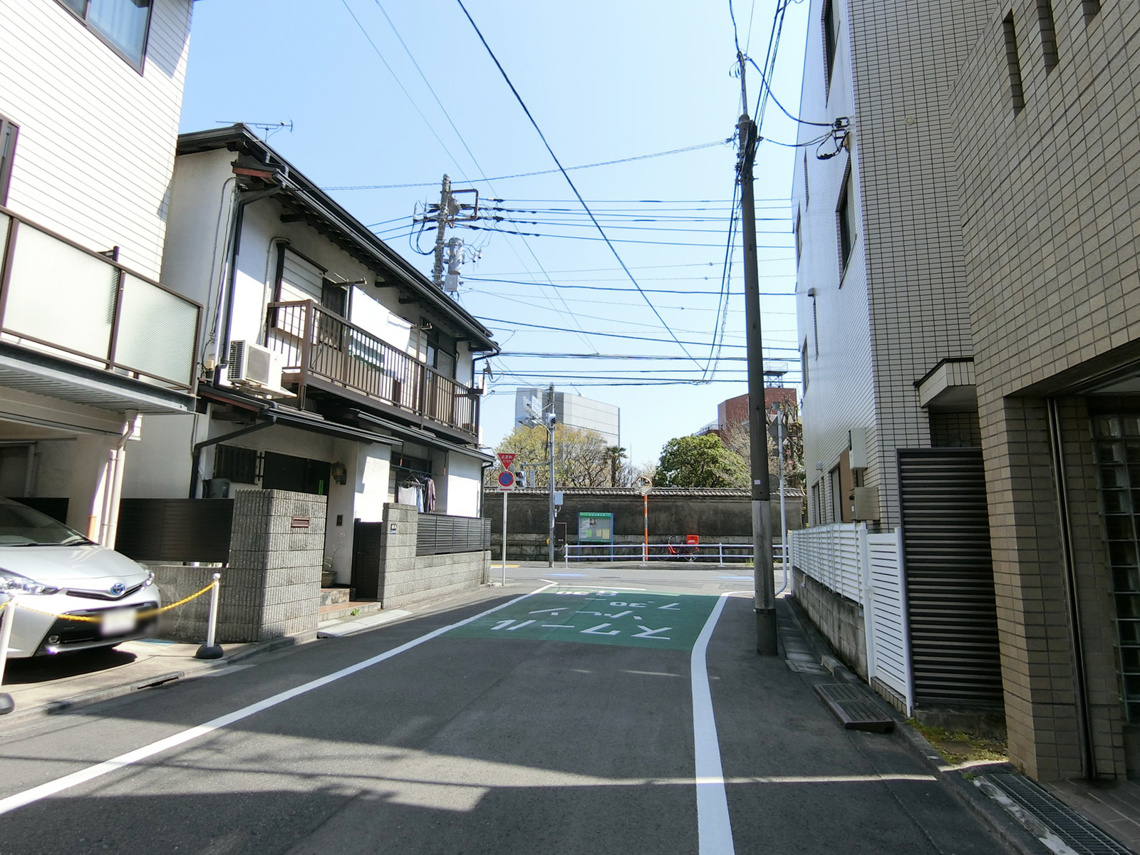 ユーネックス三田台前面の通り