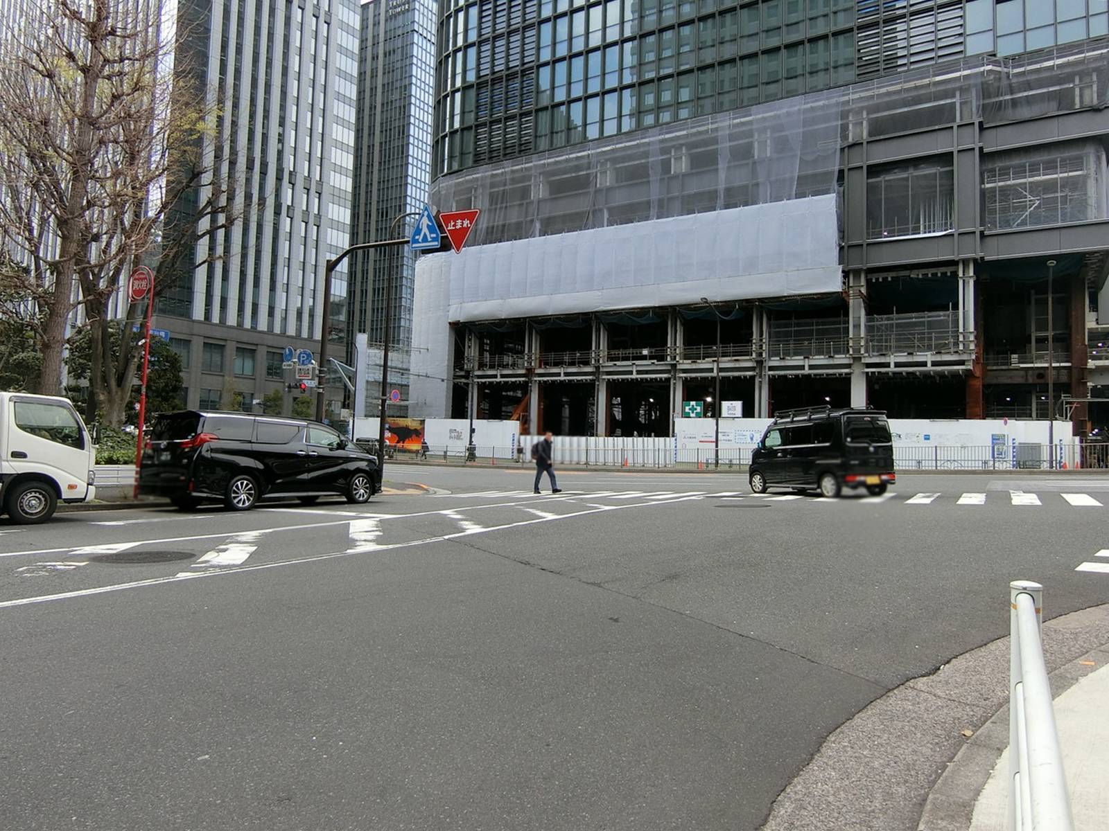 八重洲KTビル前面の通り