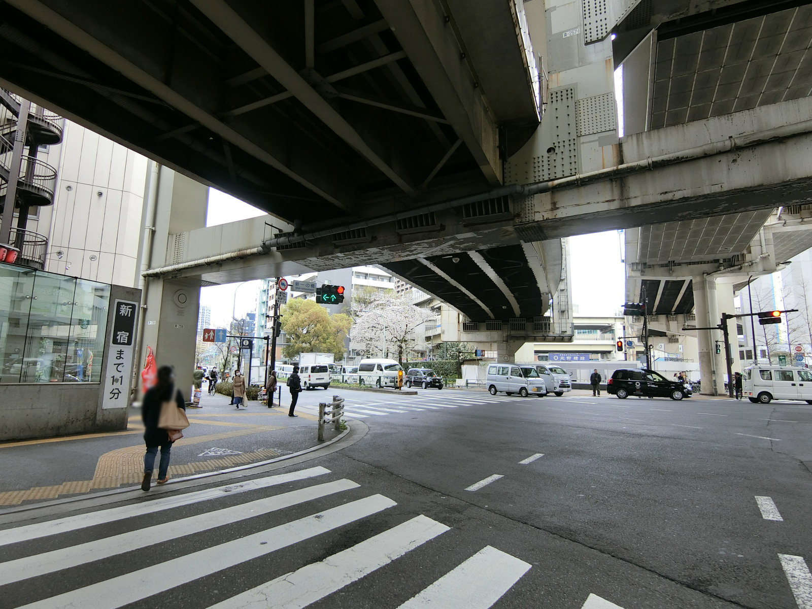 付近の新一の橋交差点