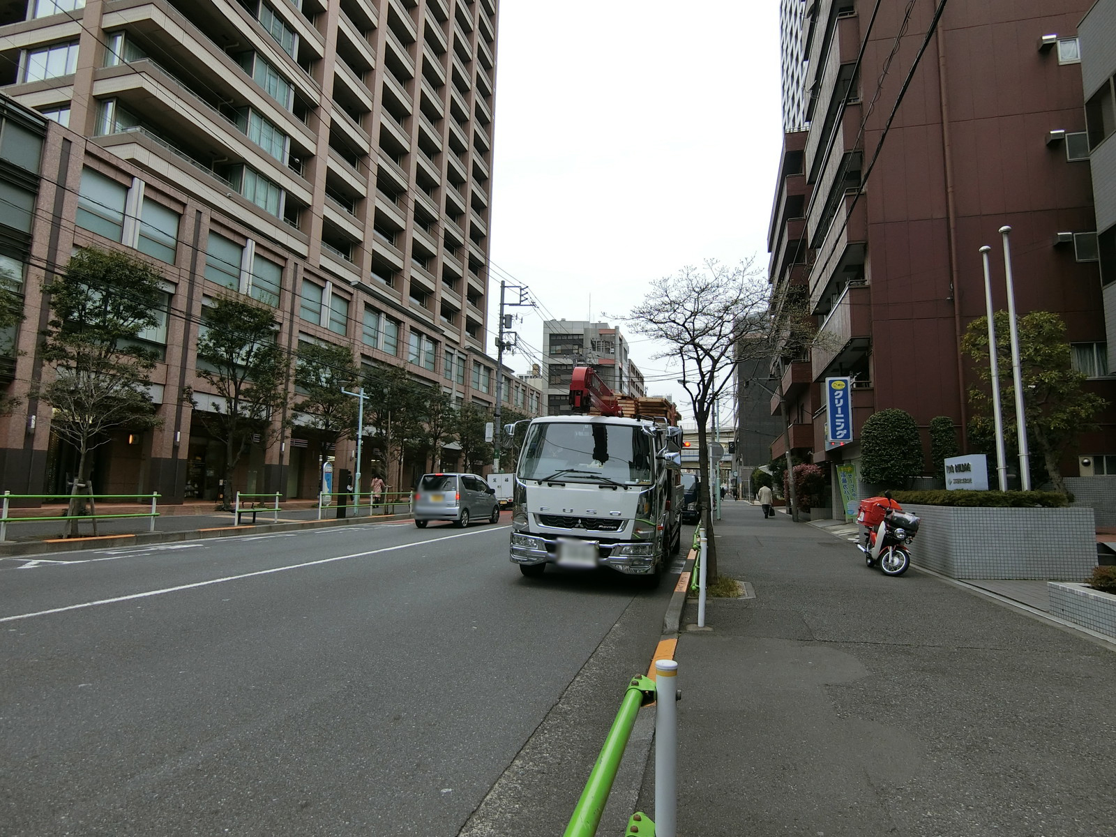 TOYOビル前面の通り