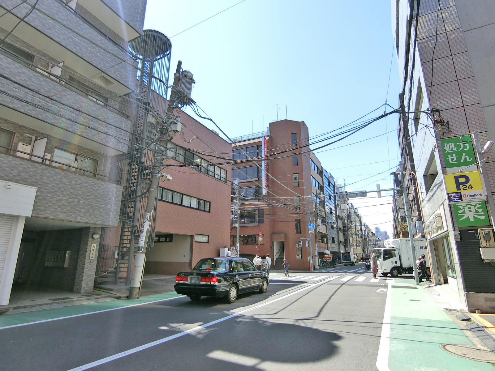 周辺は閑静なエリア