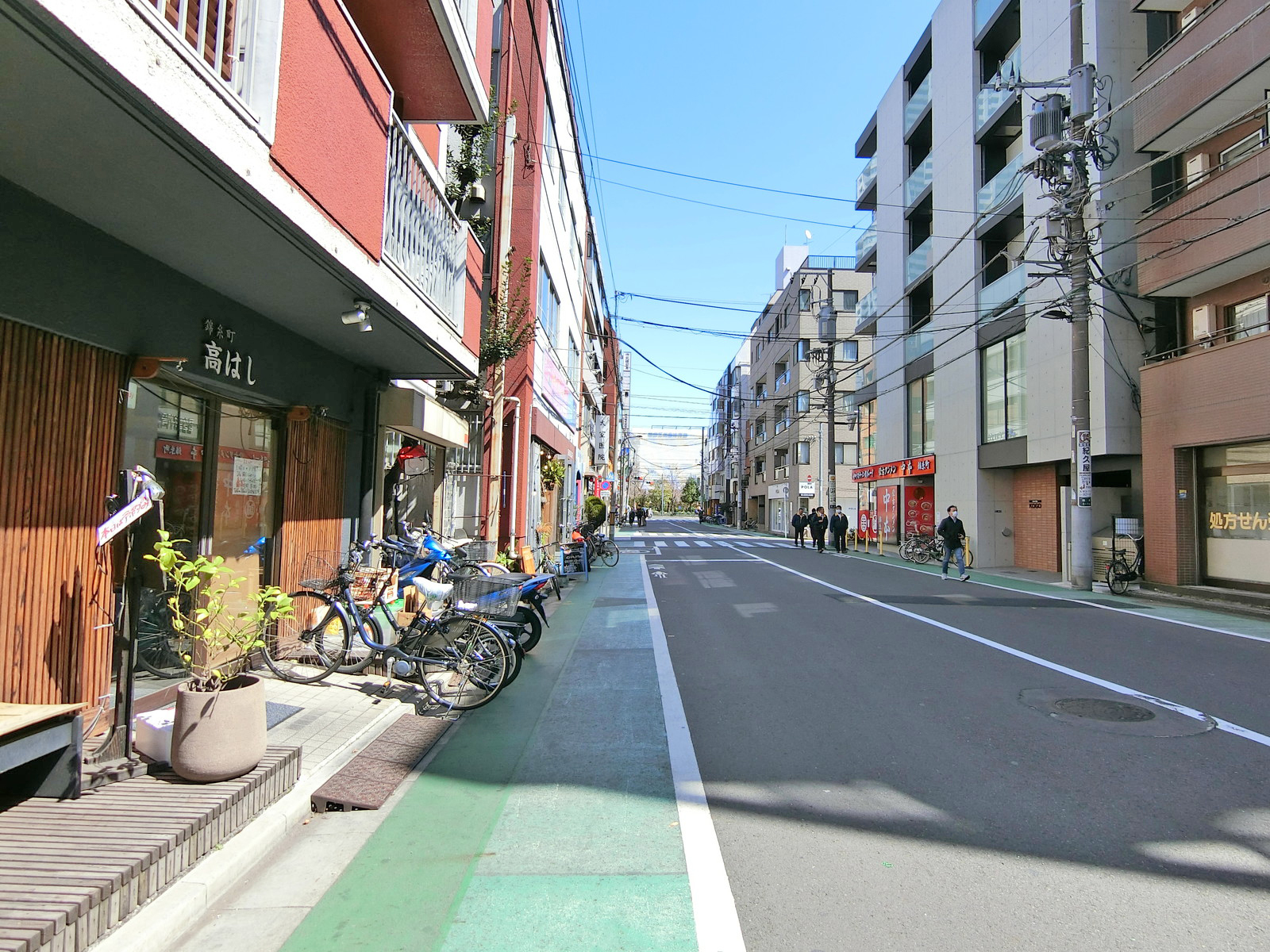 第1池田ビル前面の通り