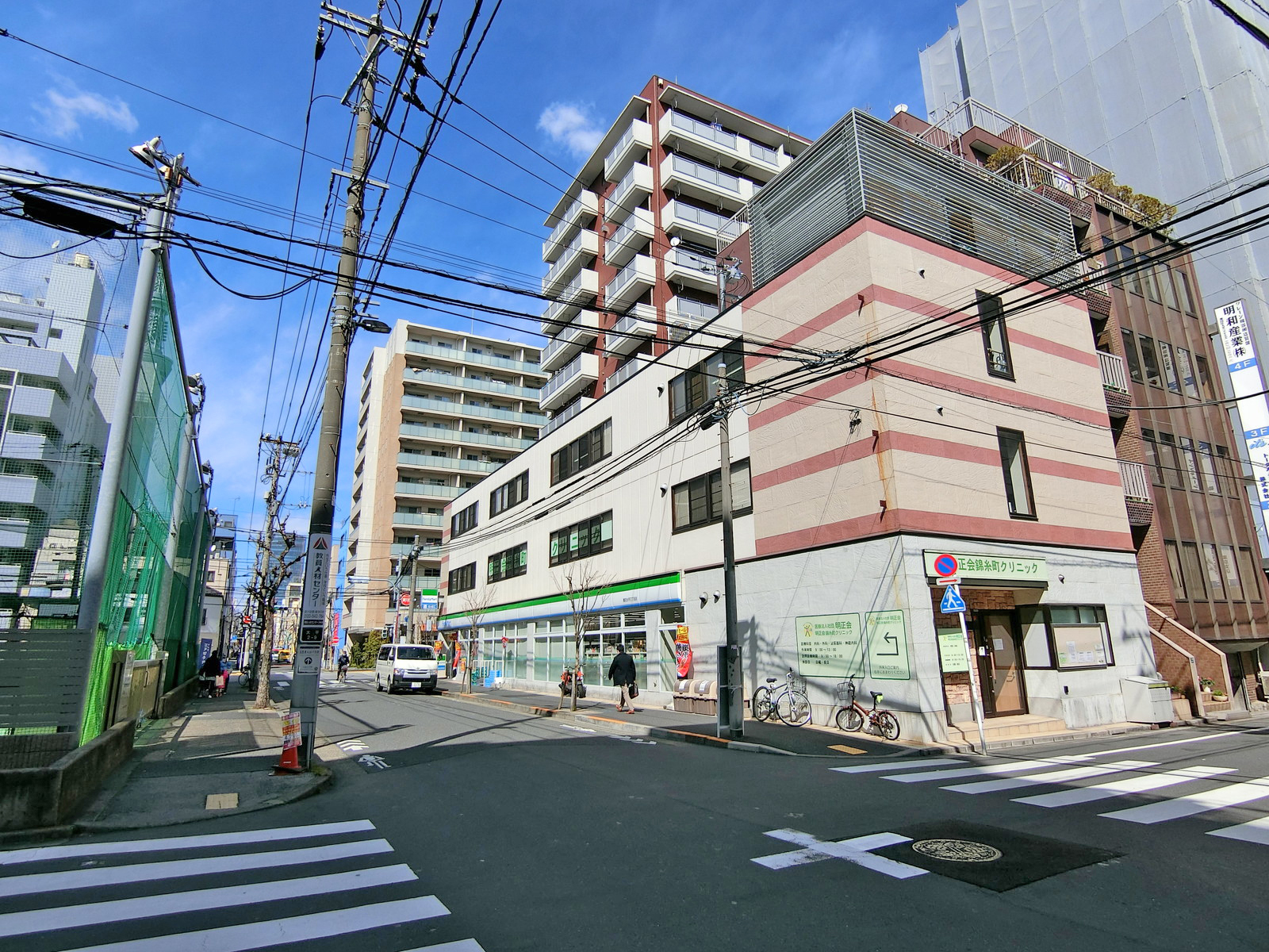 周辺は閑静なエリア
