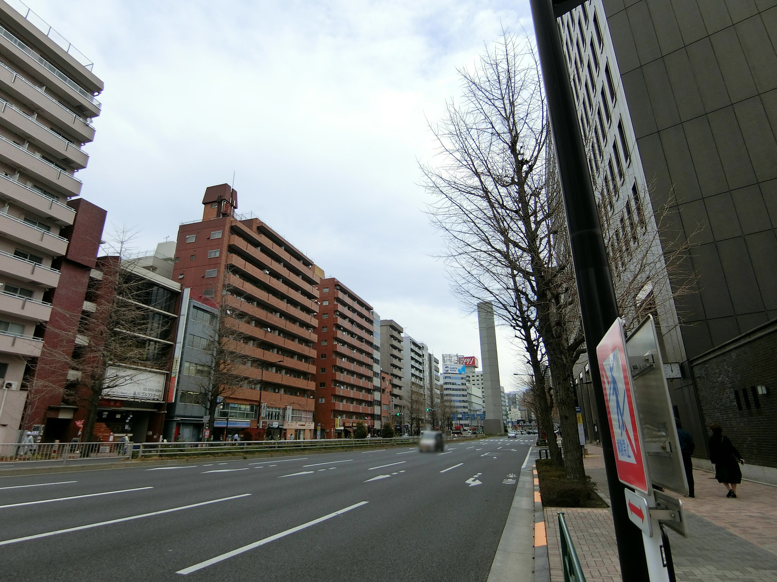 シーバード五反田前面の山手通り