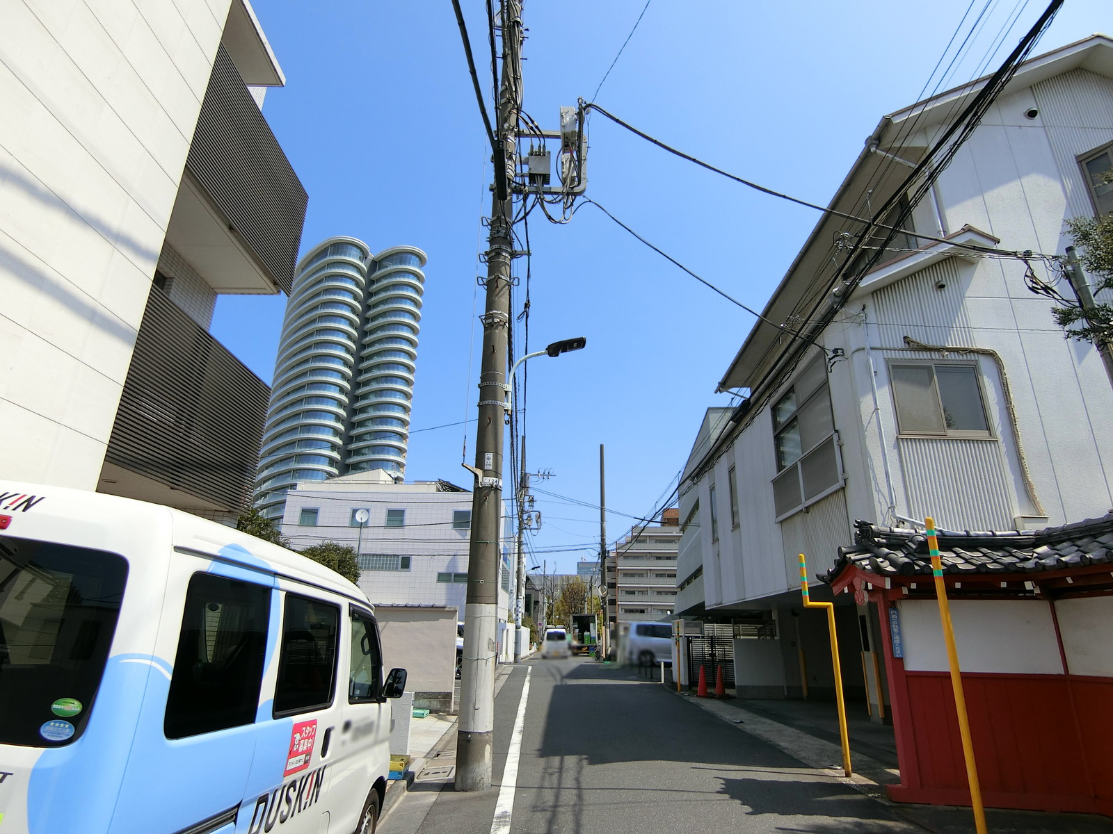 周辺は閑静な住宅街
