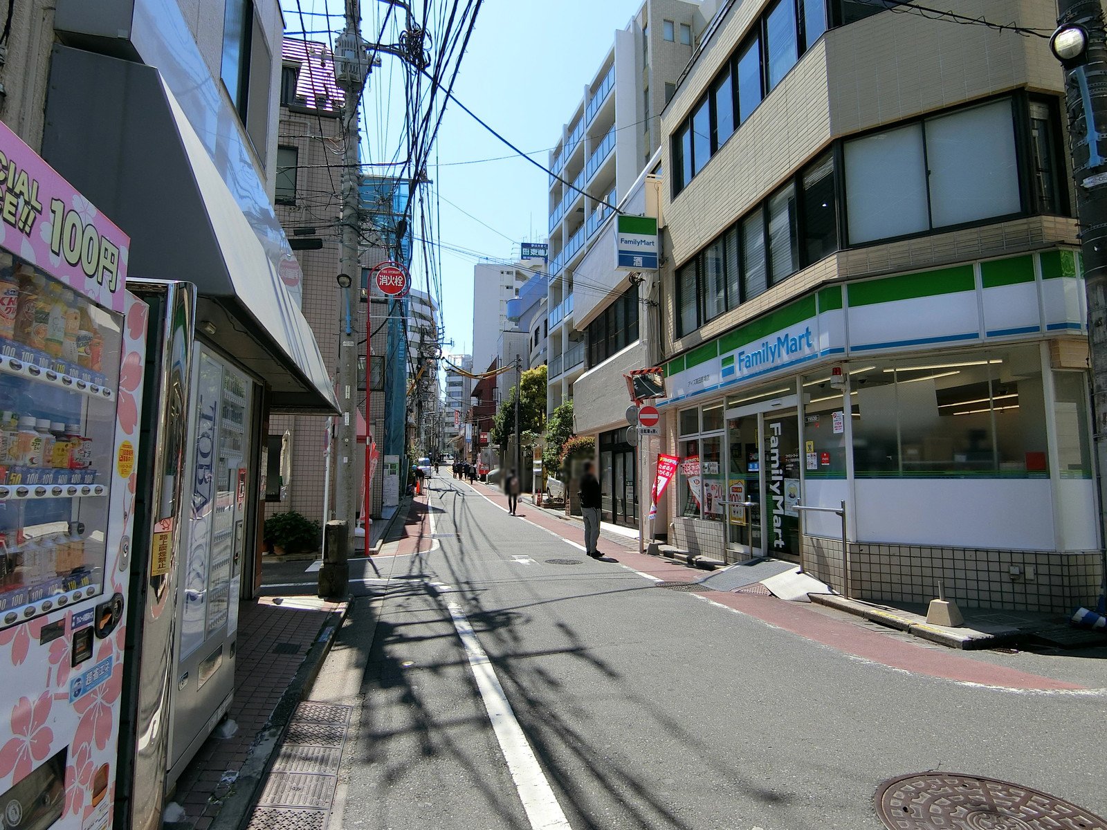 CORE PLUS 高田馬場 前面の通り