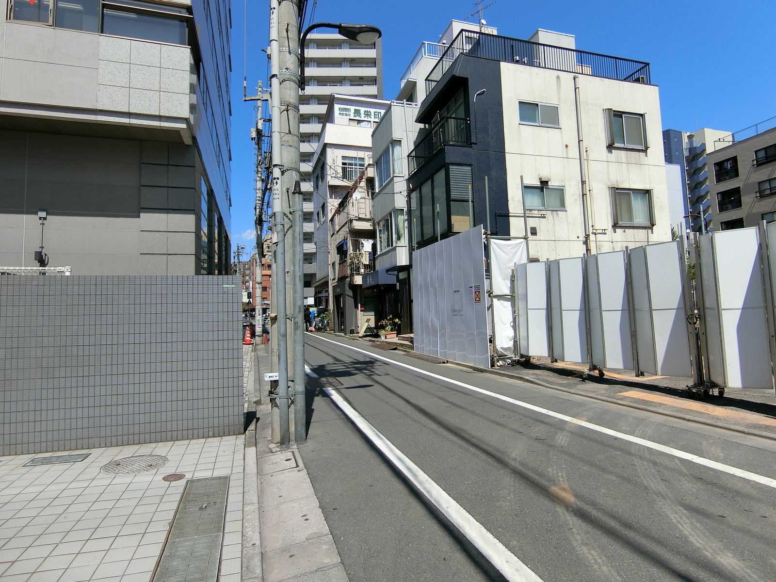 SSワコーズ前面の通り