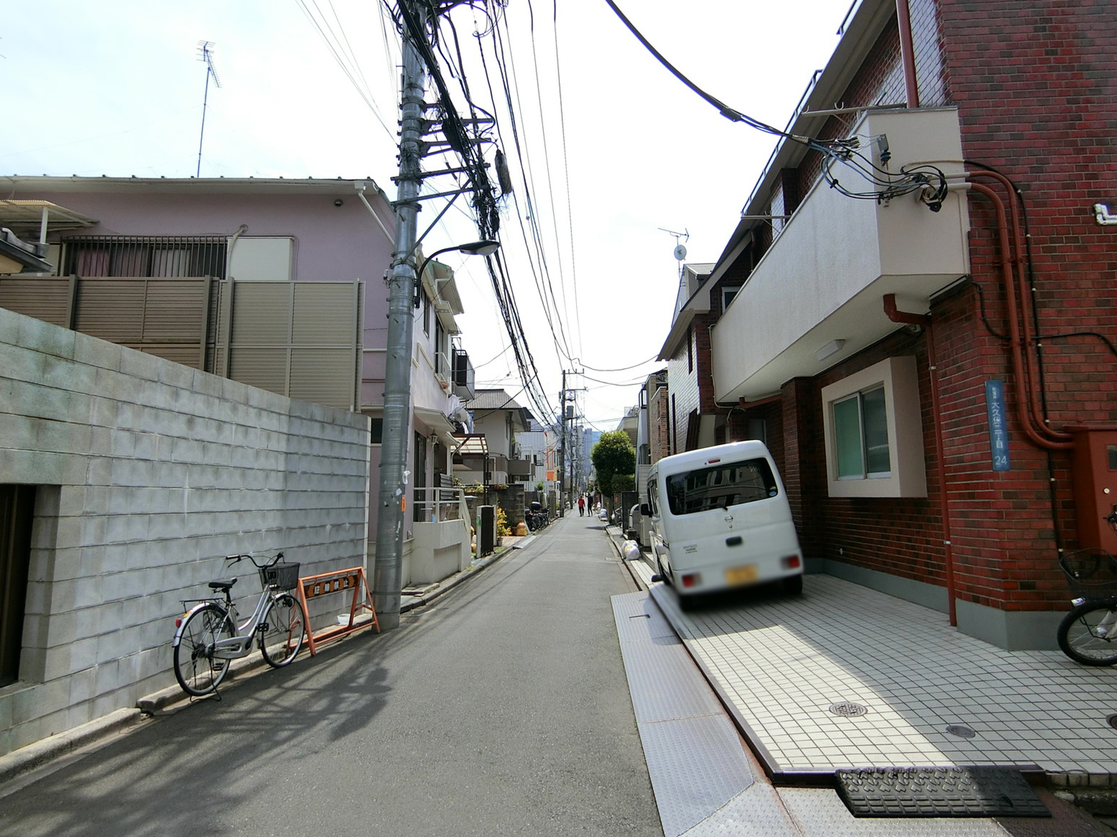 福井屋ビル前面の通り