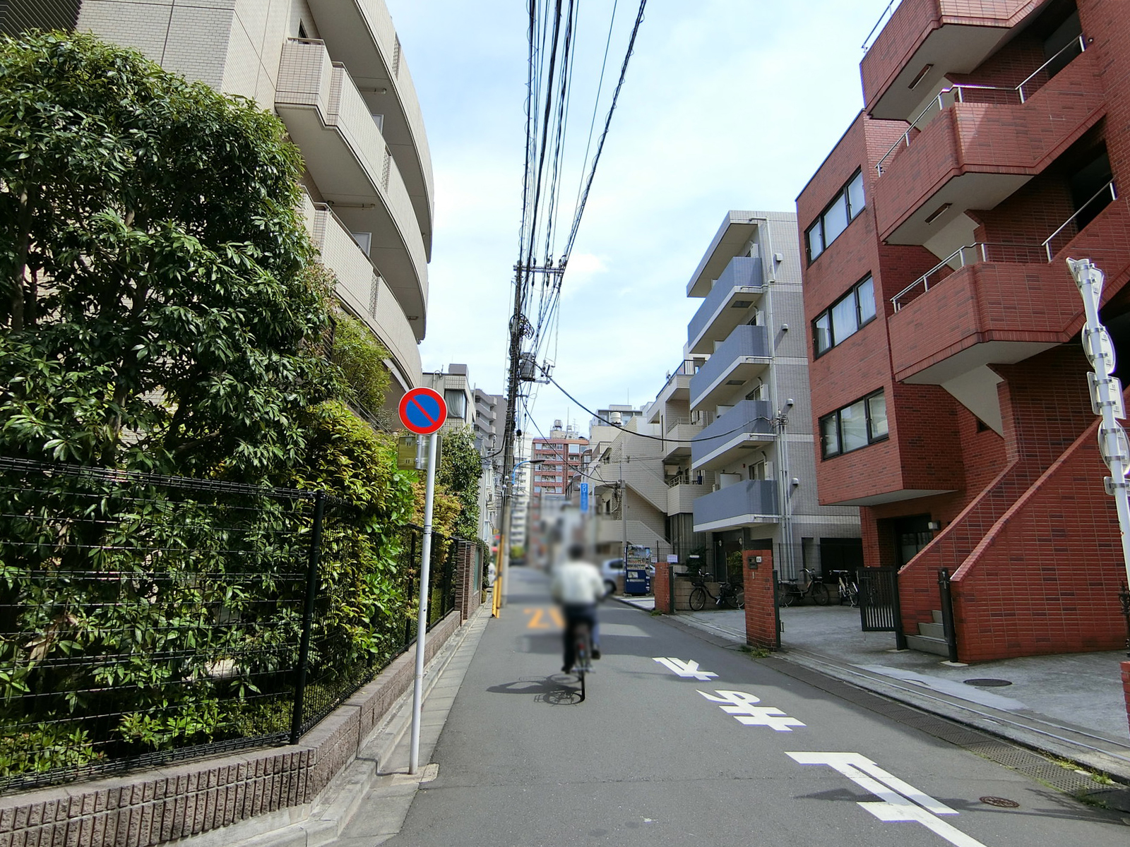 大林ビル前面の通り