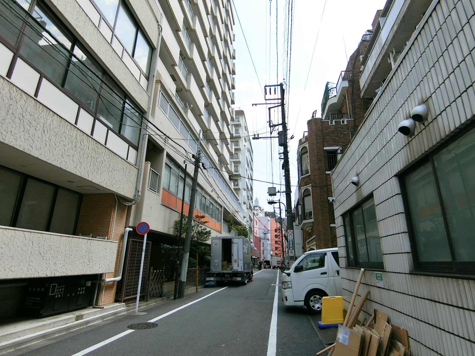 OPTビル前面の通り