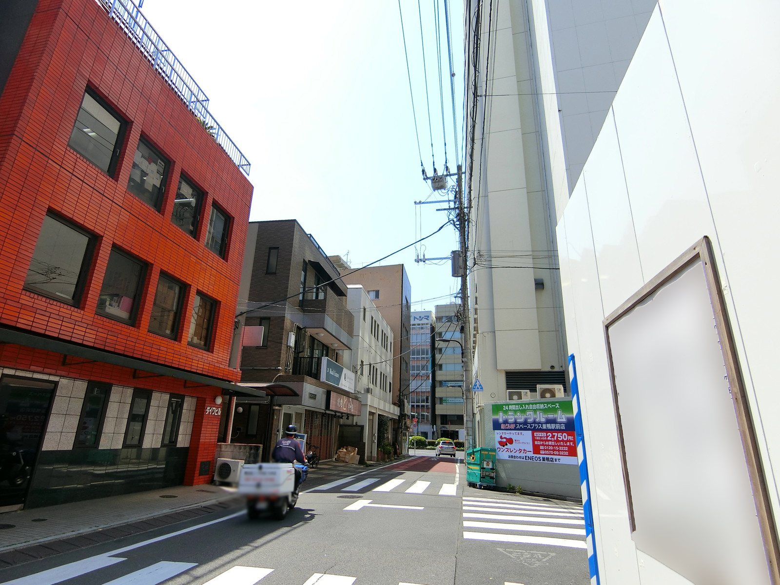 ダイワビル前面の通り