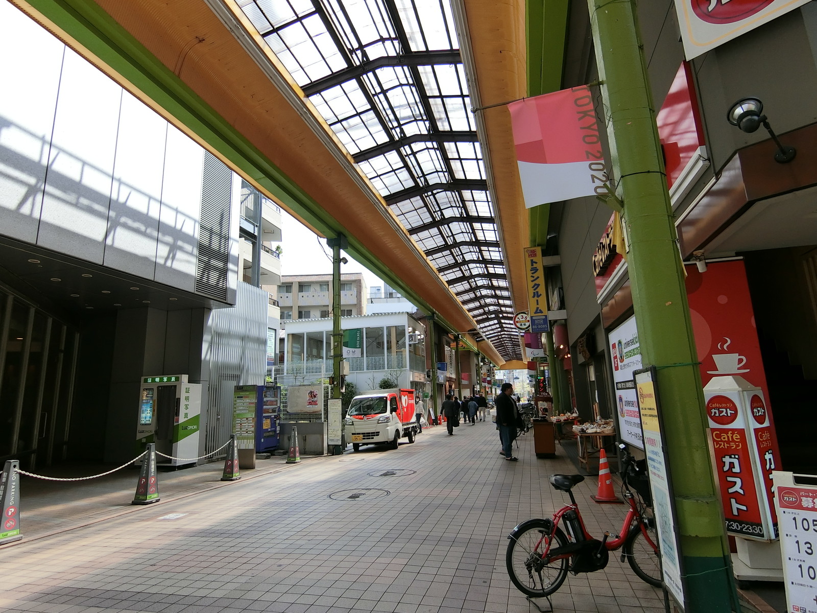 付近の大森銀座商店街ミルパ
