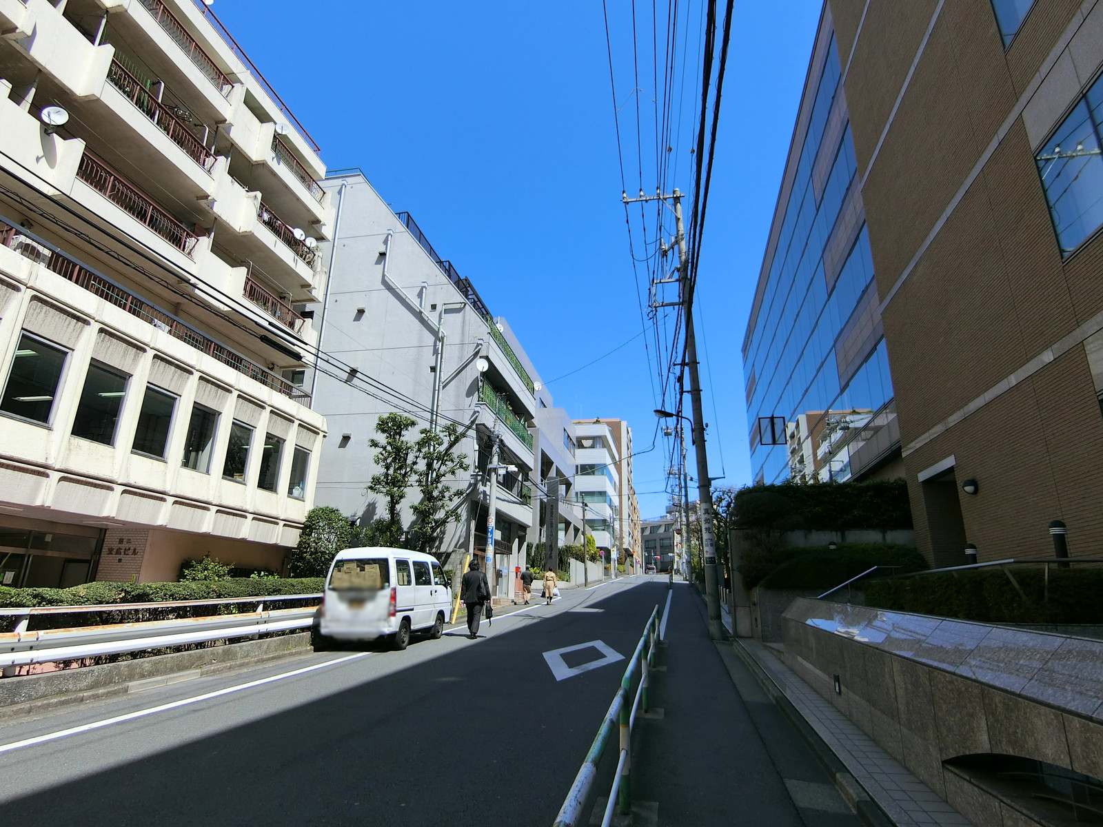 周辺は落ち着いた雰囲気のエリア