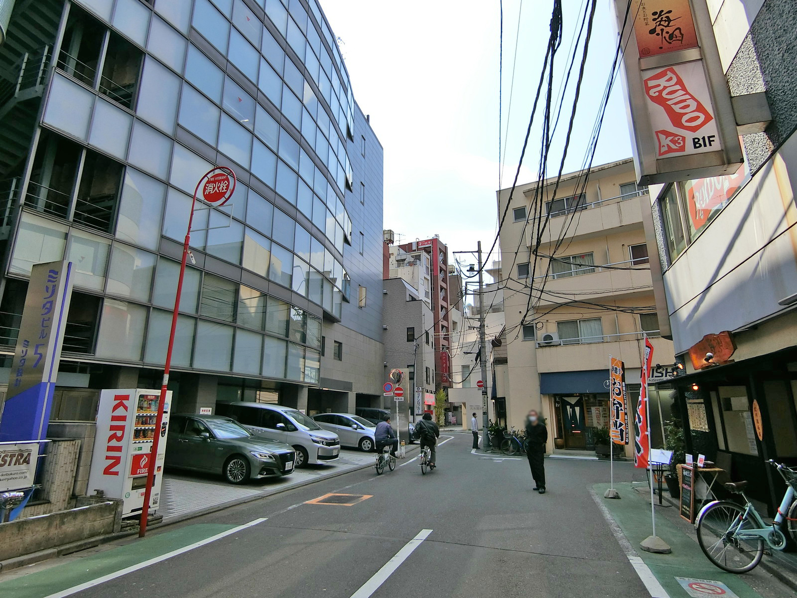周辺は閑静なエリア