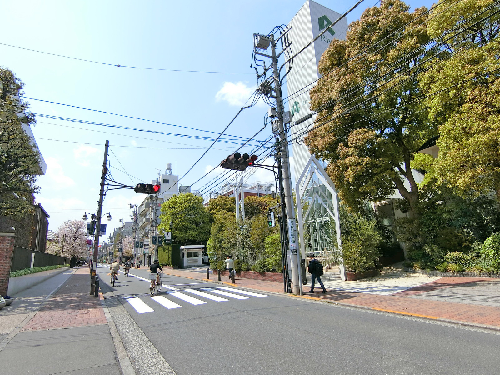 周辺は閑静なエリア