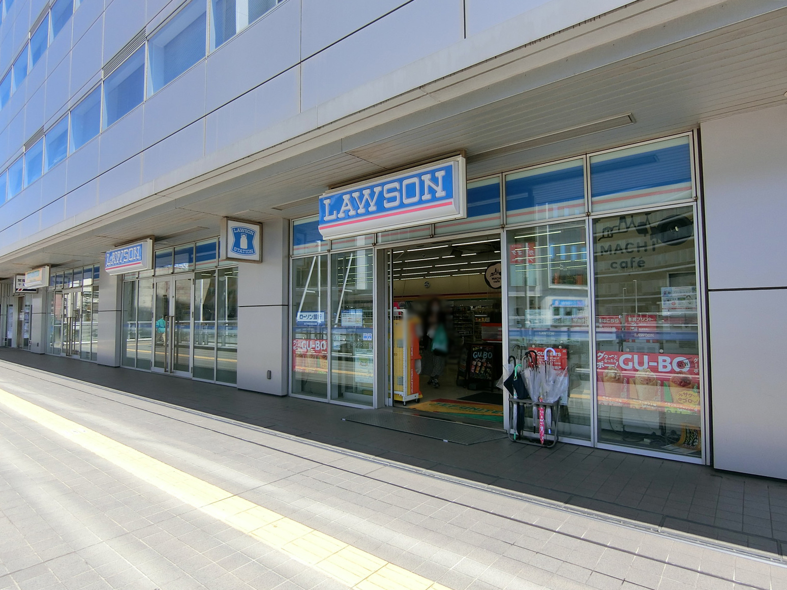 徒歩2分のローソン