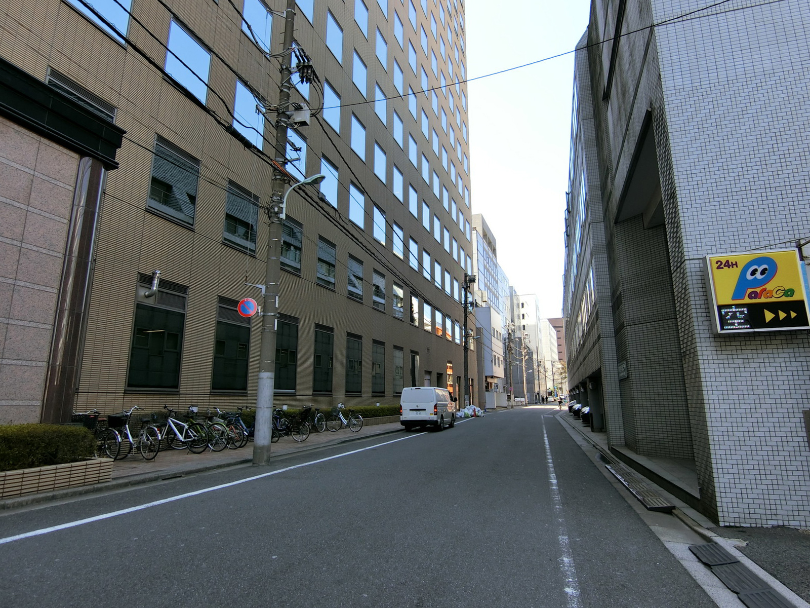 新川中埜THビル前面の通り