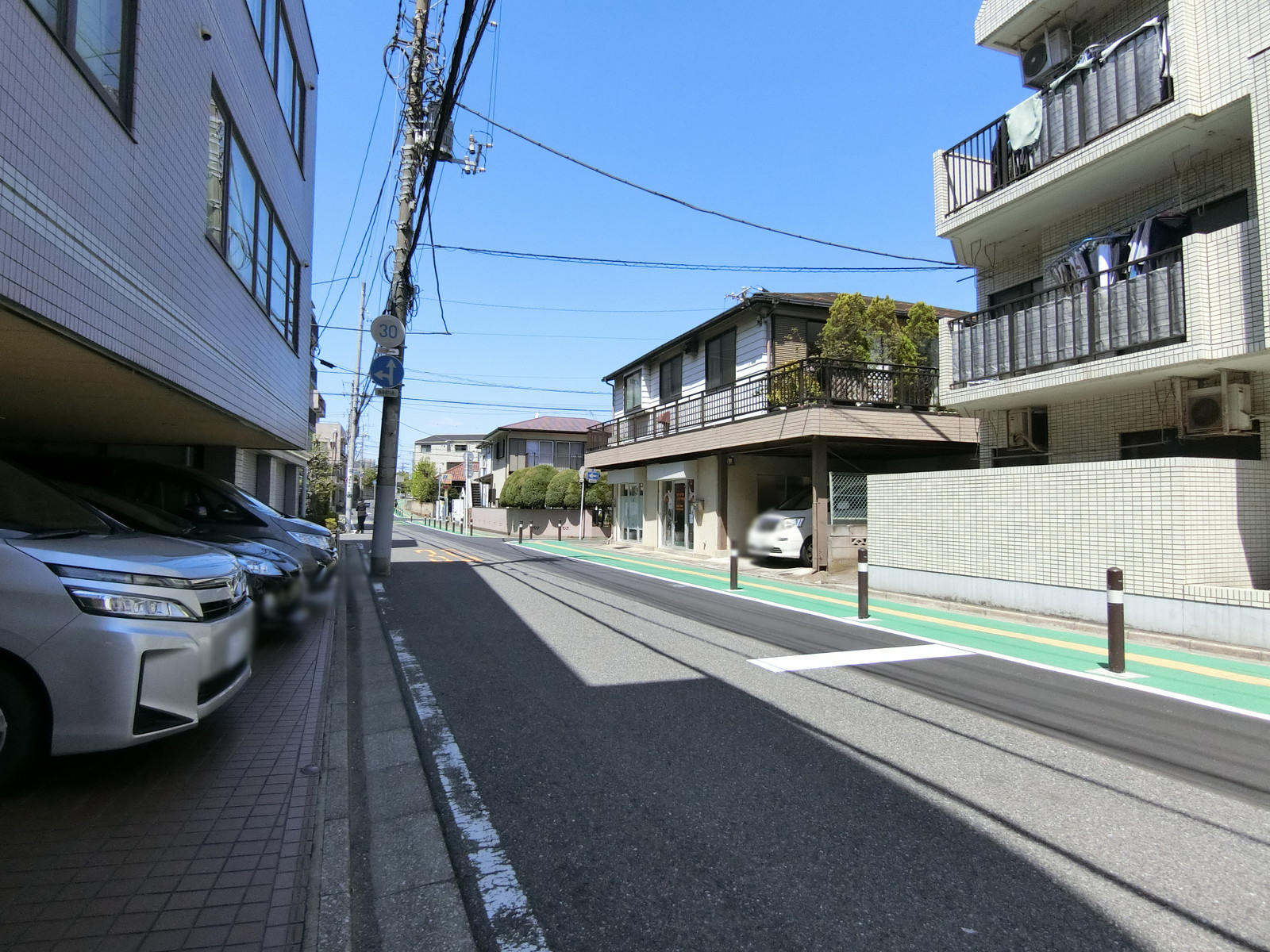 KTビル前面の通り