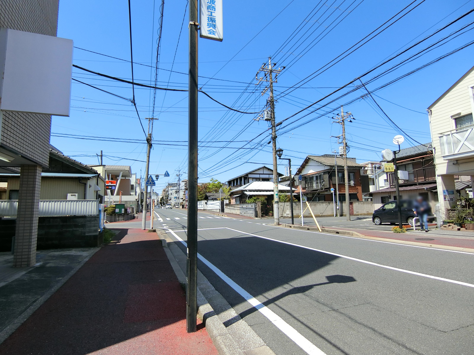グレースローズ前面の通り