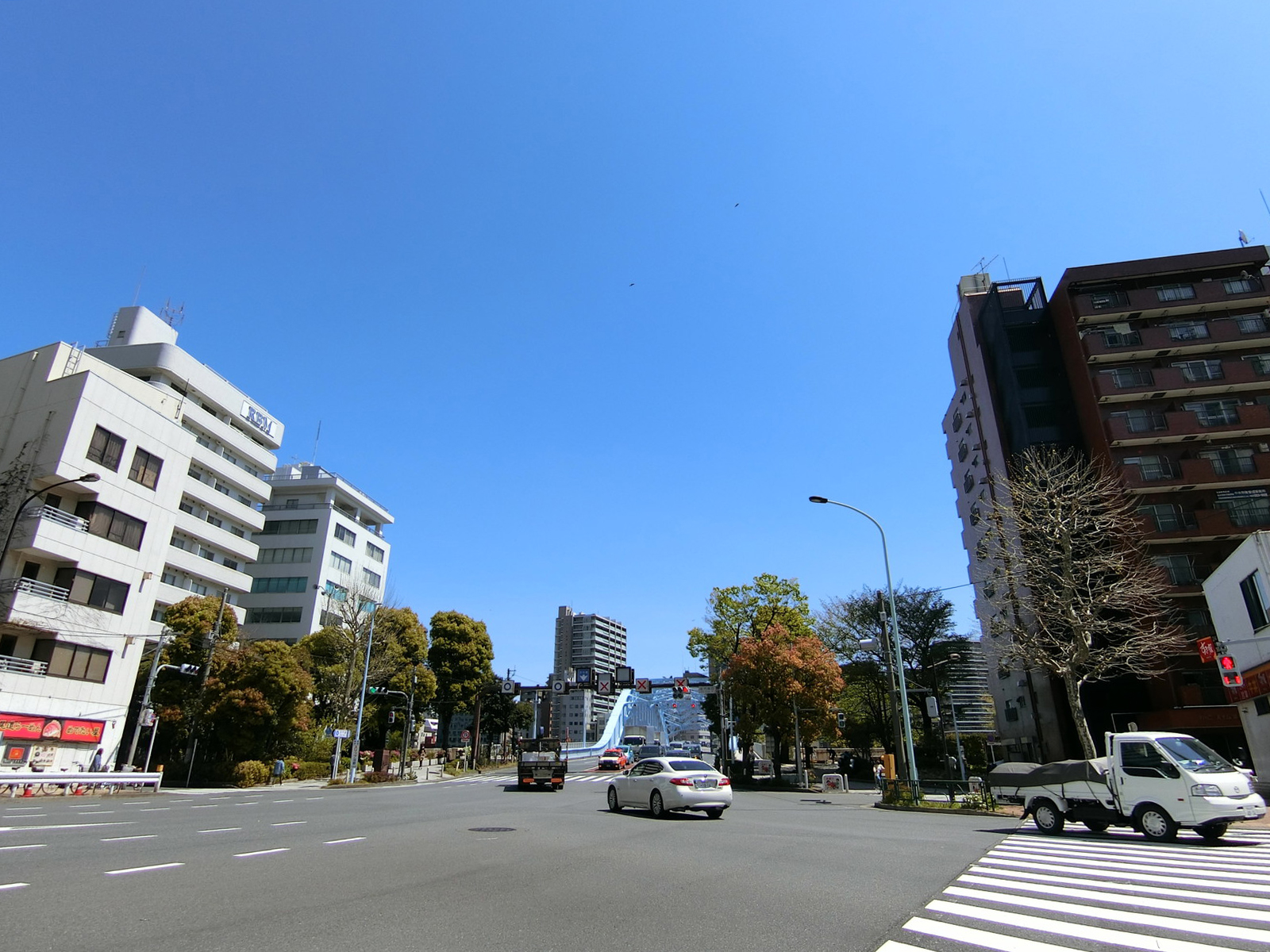 付近の永代橋西交差点
