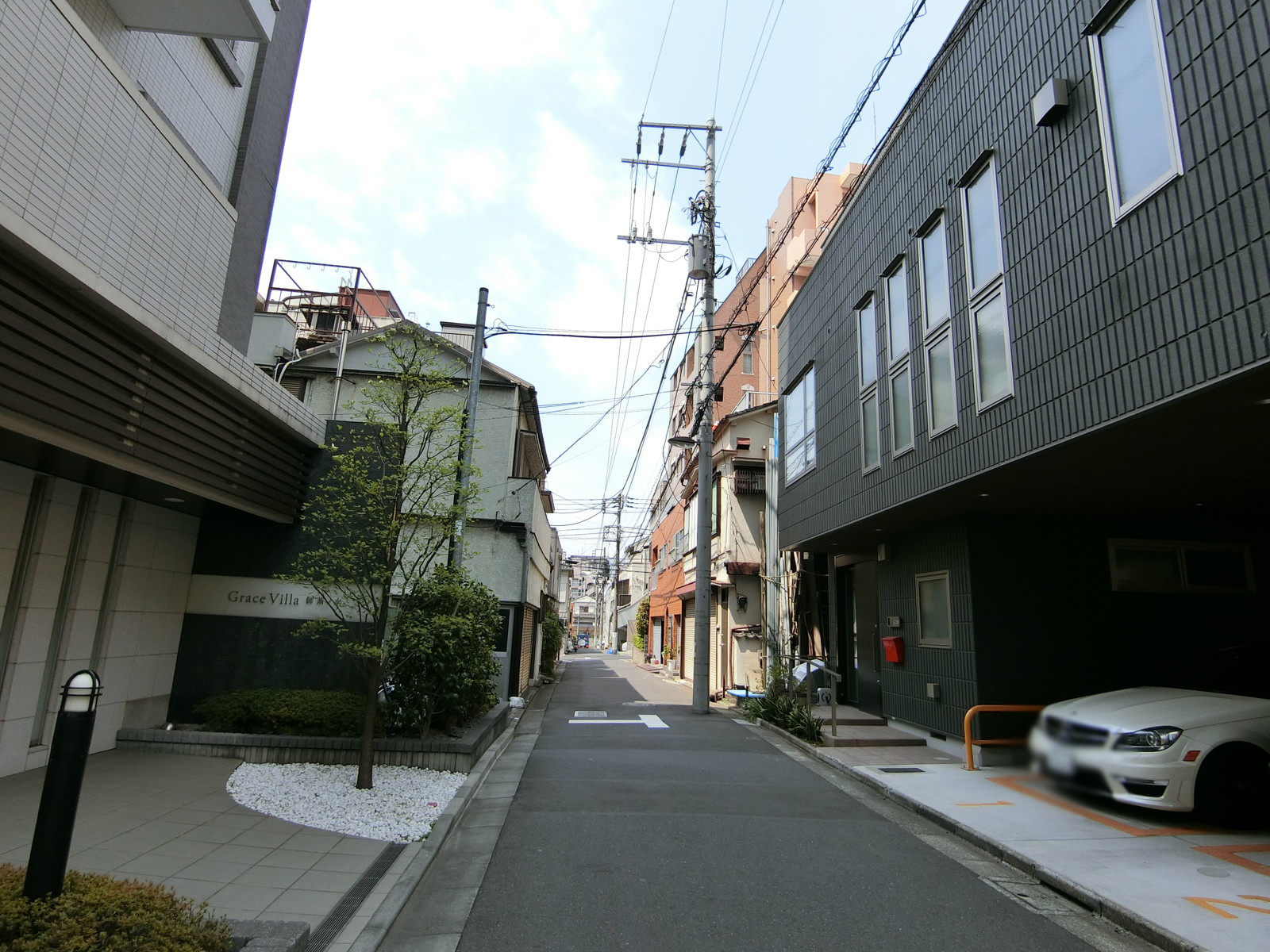 周辺は閑静なエリア