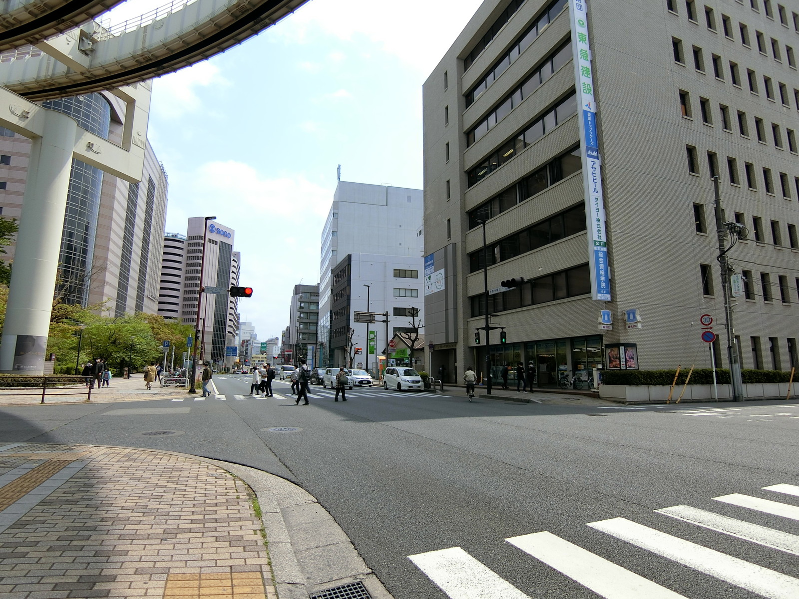 宍倉ビル前面の千葉街道