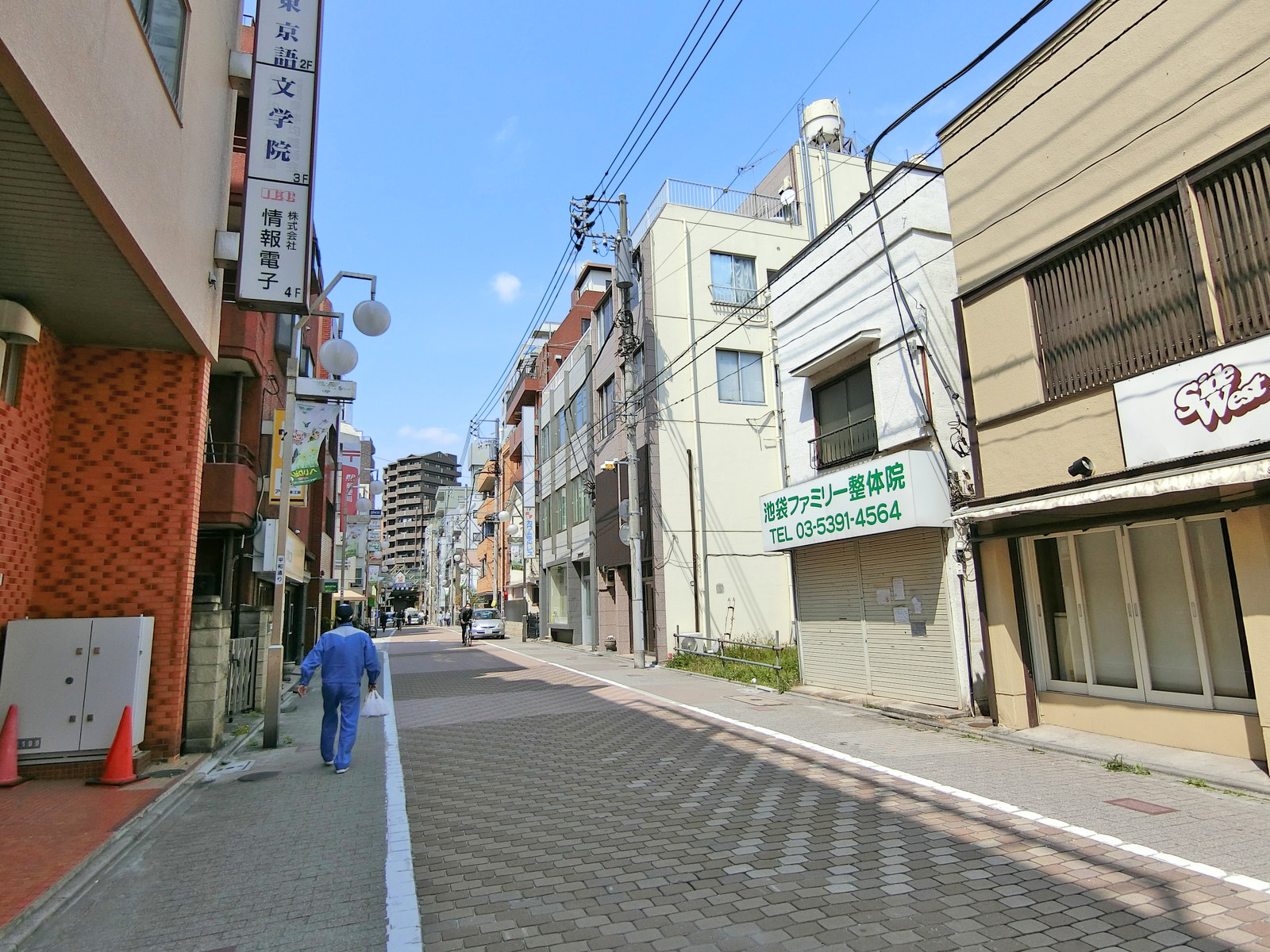 周辺は閑静なエリア