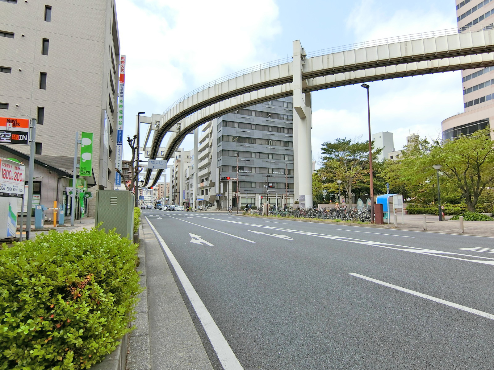 第8東ビル前面の千葉街道
