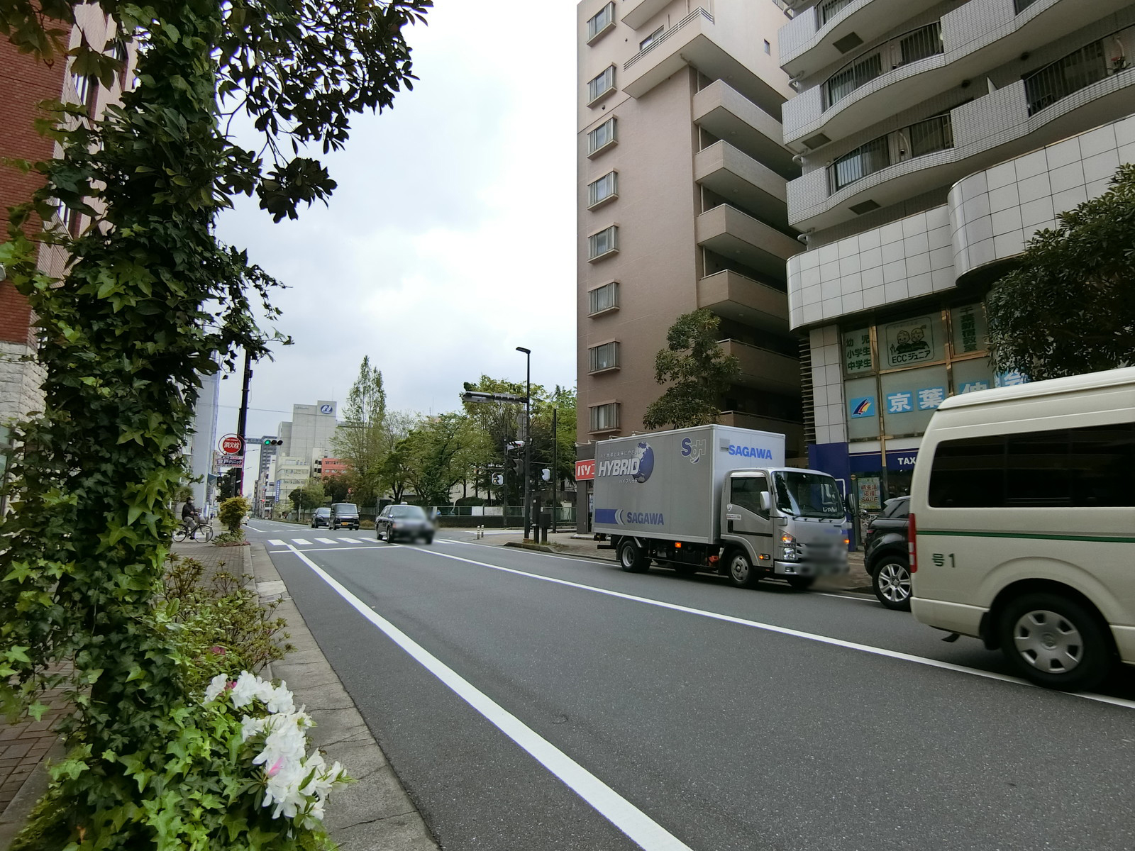 KDX千葉中央レジデンス前面の通り