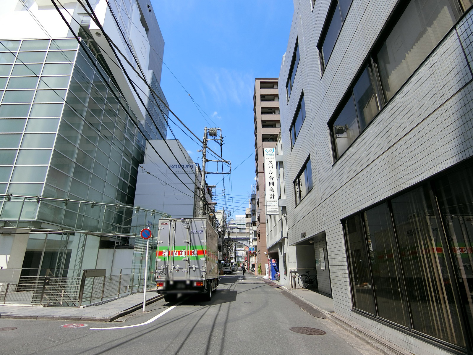 藤井ビル前面の通り