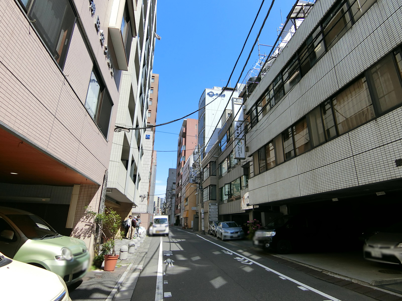 第二阿部ビル前面の通り