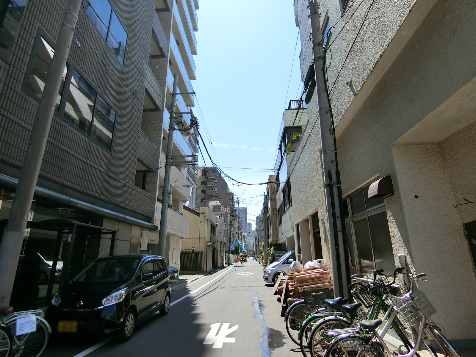 S・Tビル前面の通り