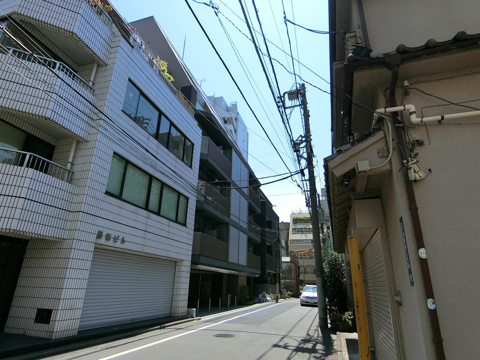 原田ビル前面の通り