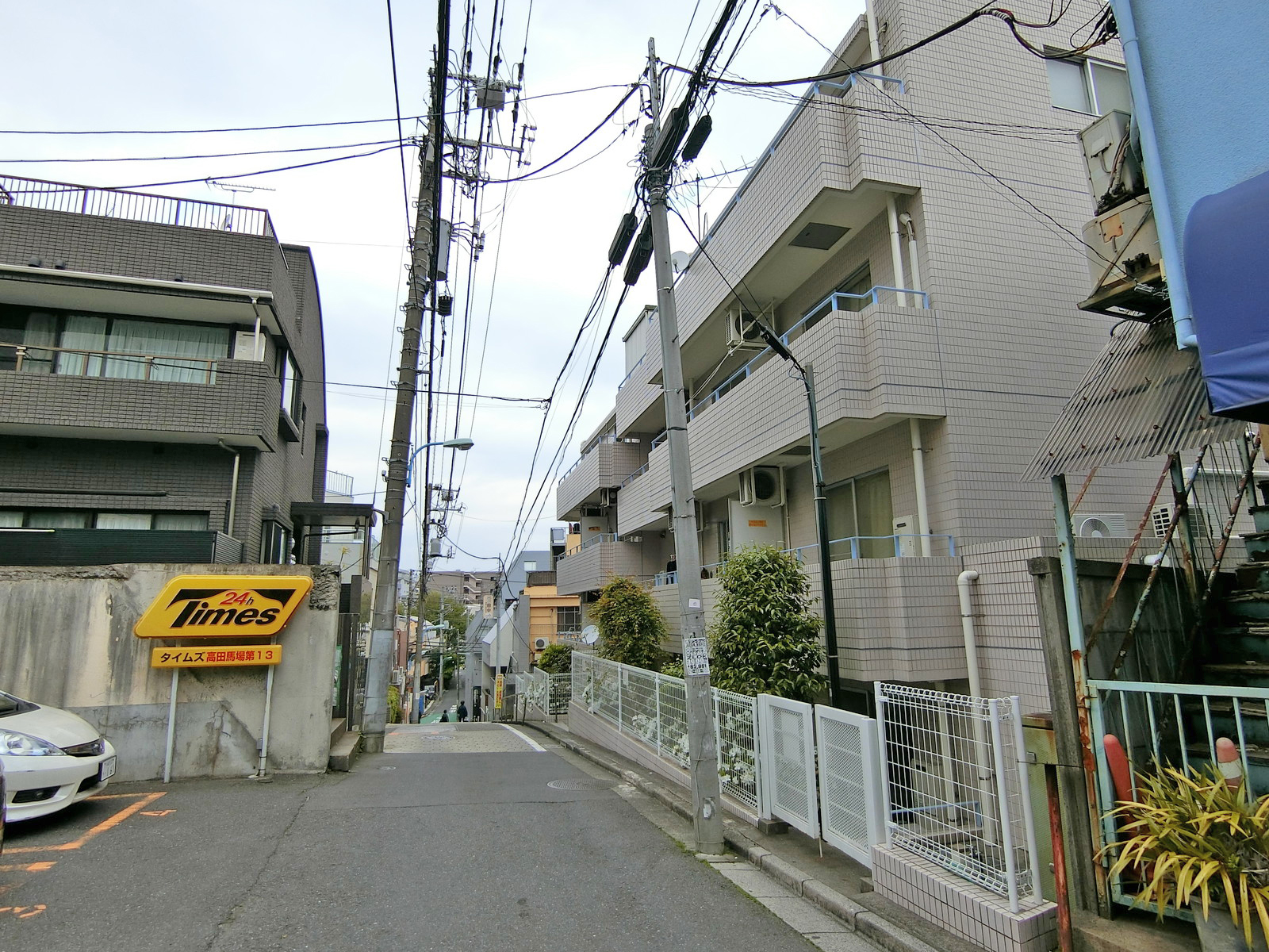 周辺は閑静なエリア