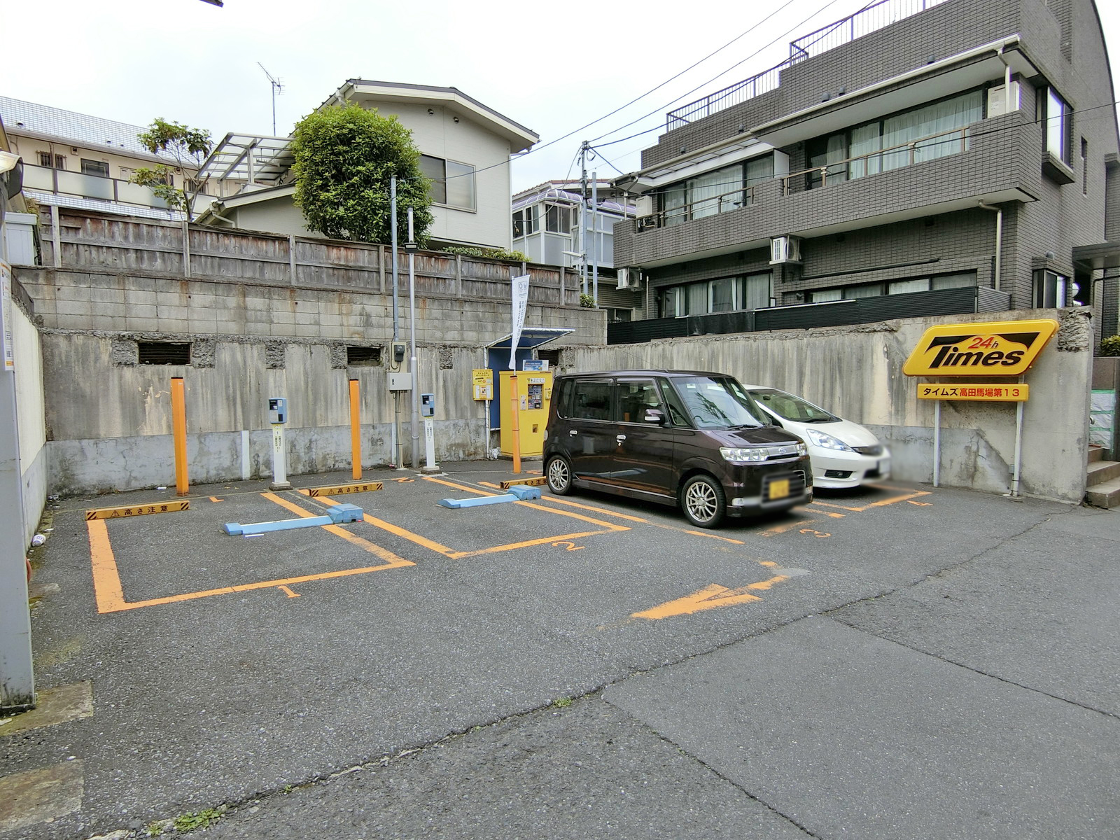 隣のコインパーキング