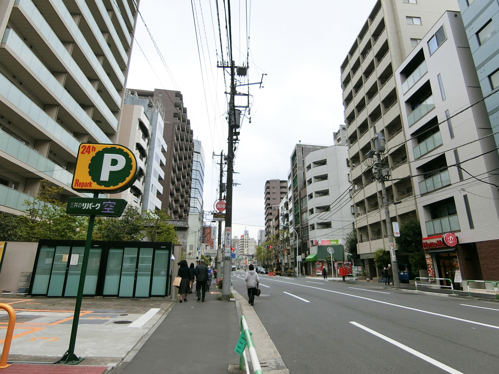 TB新大塚ビル前面の通り