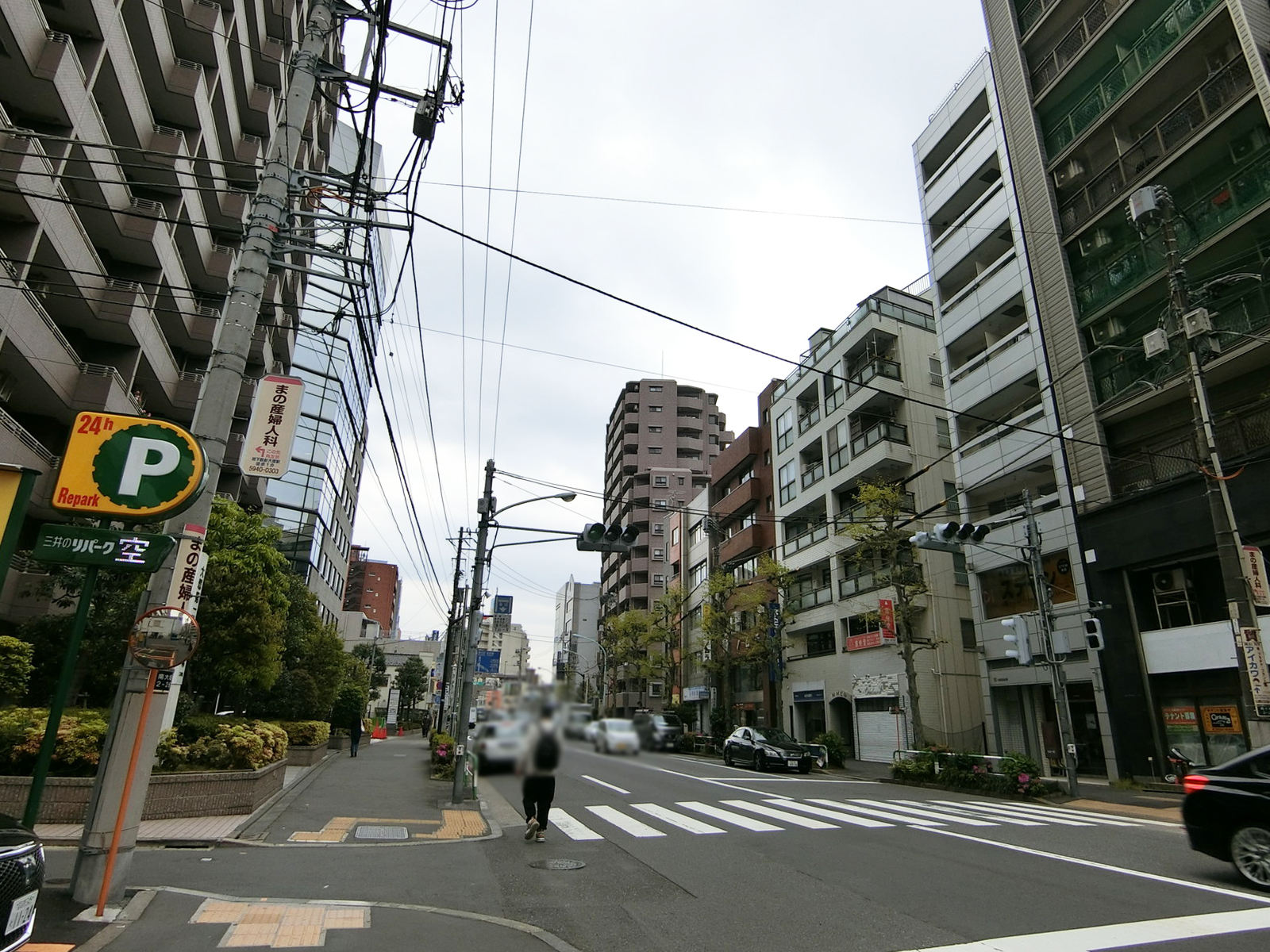 鈴音ビル前面の通り