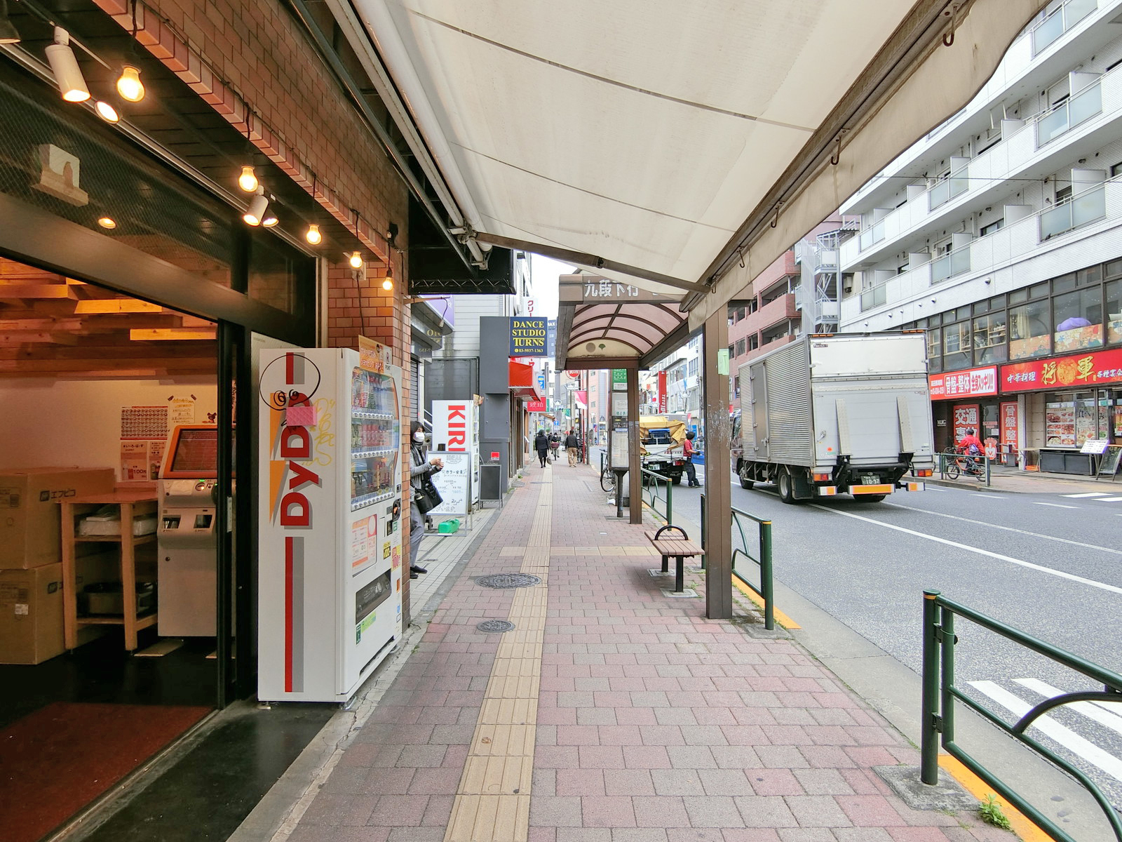 コーラルプリンス高田馬場前面の通り