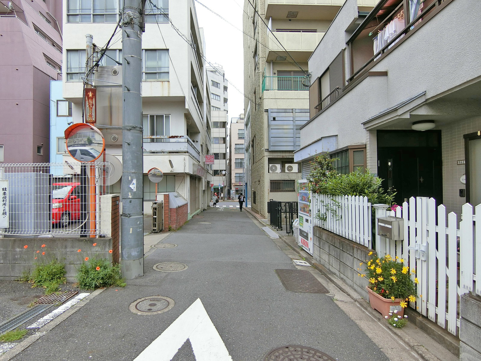 第2中村ビル前面の通り