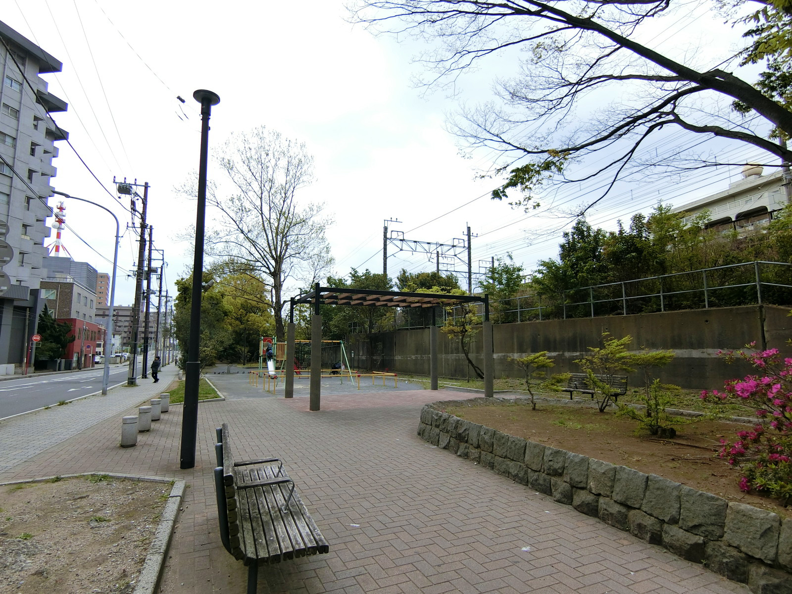 近くの本千葉公園