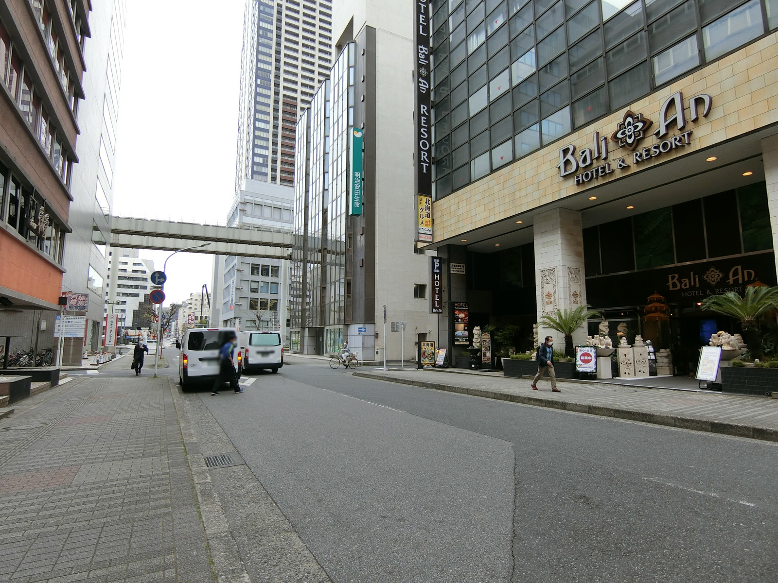 都市綜研千葉駅前ビル前面の通り