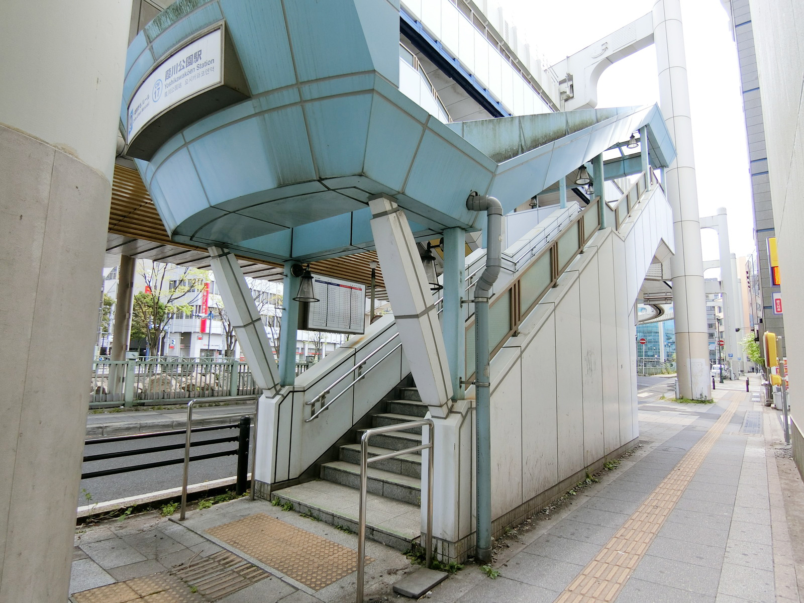 最寄りの「藍川公園駅」