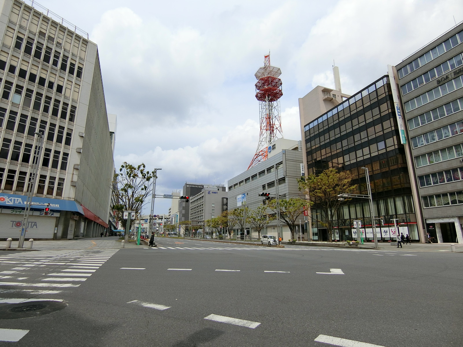オフィスビル出入り口