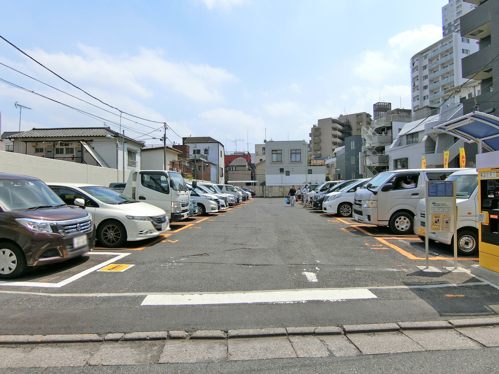 向かいのコインパーキング