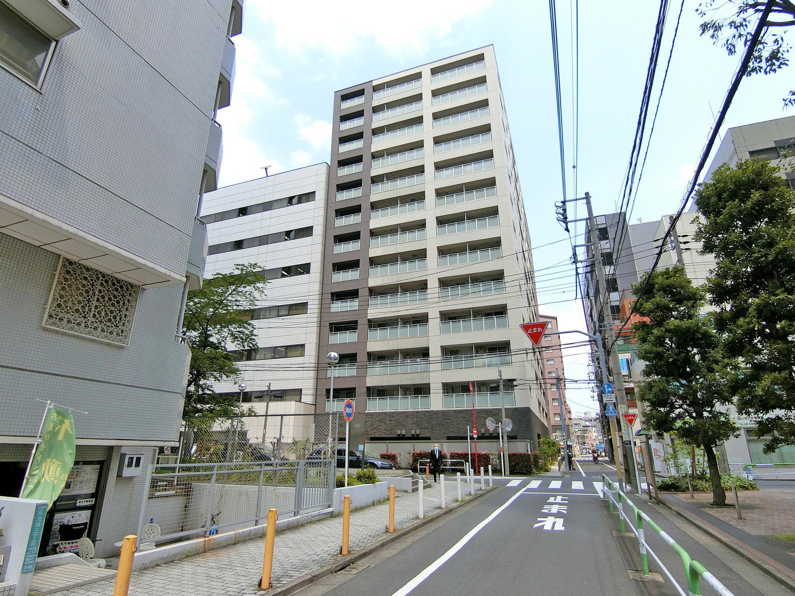 周辺は閑静なエリア